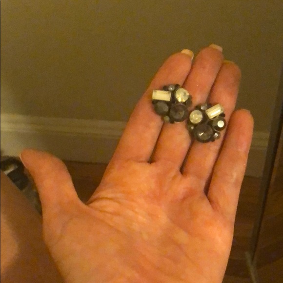 Jeweled cluster earrings - Picture 8 of 11